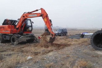 獨山子6*18米高立柱建造施工現(xiàn)場